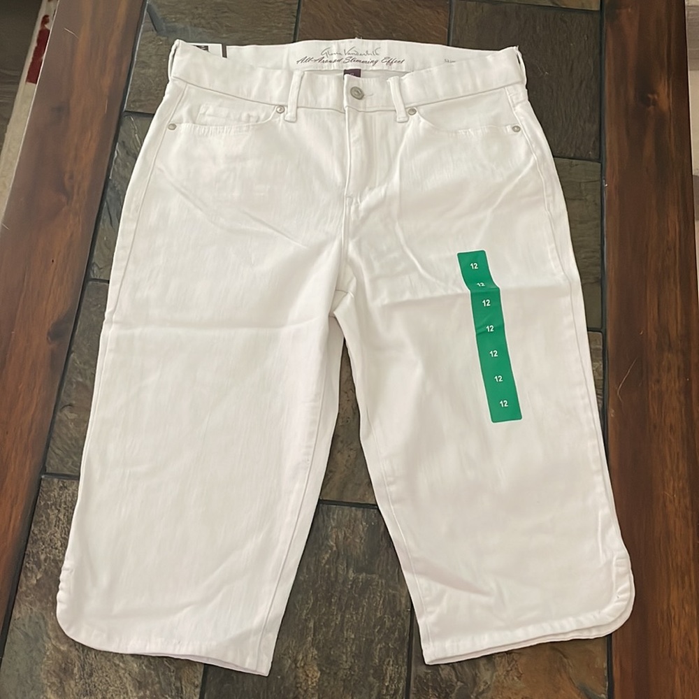 Gloria Vanderbilt All-Around Slimming Effect Skimmer Mid-Rise White Jeans- 12